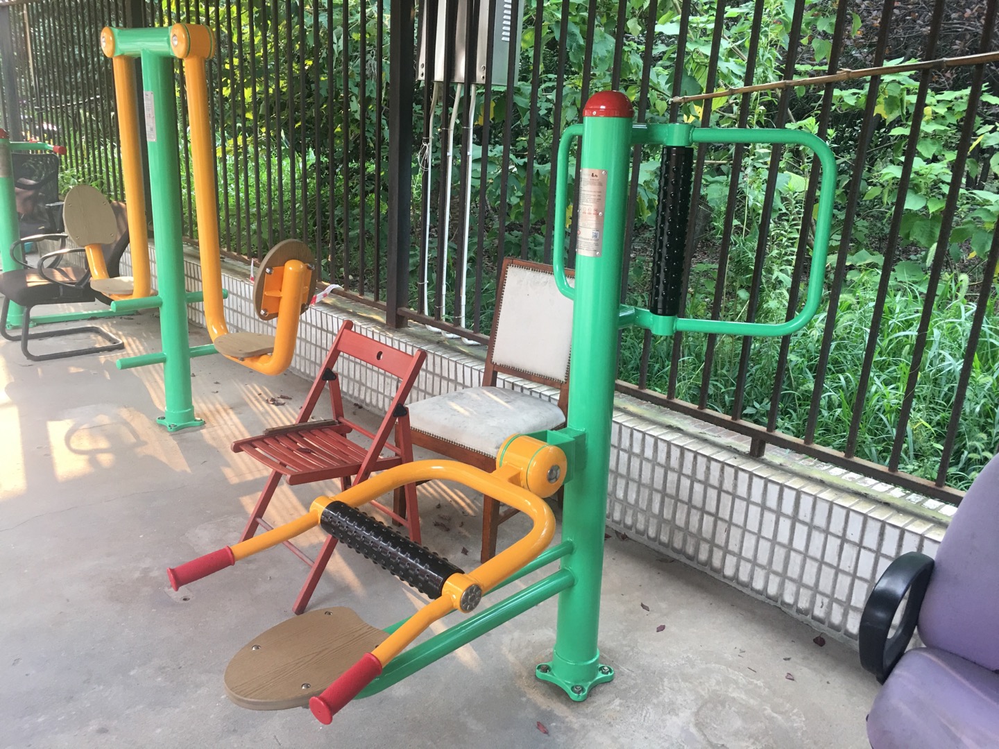 坐式腰背按摩器 坐式腰背按摩器