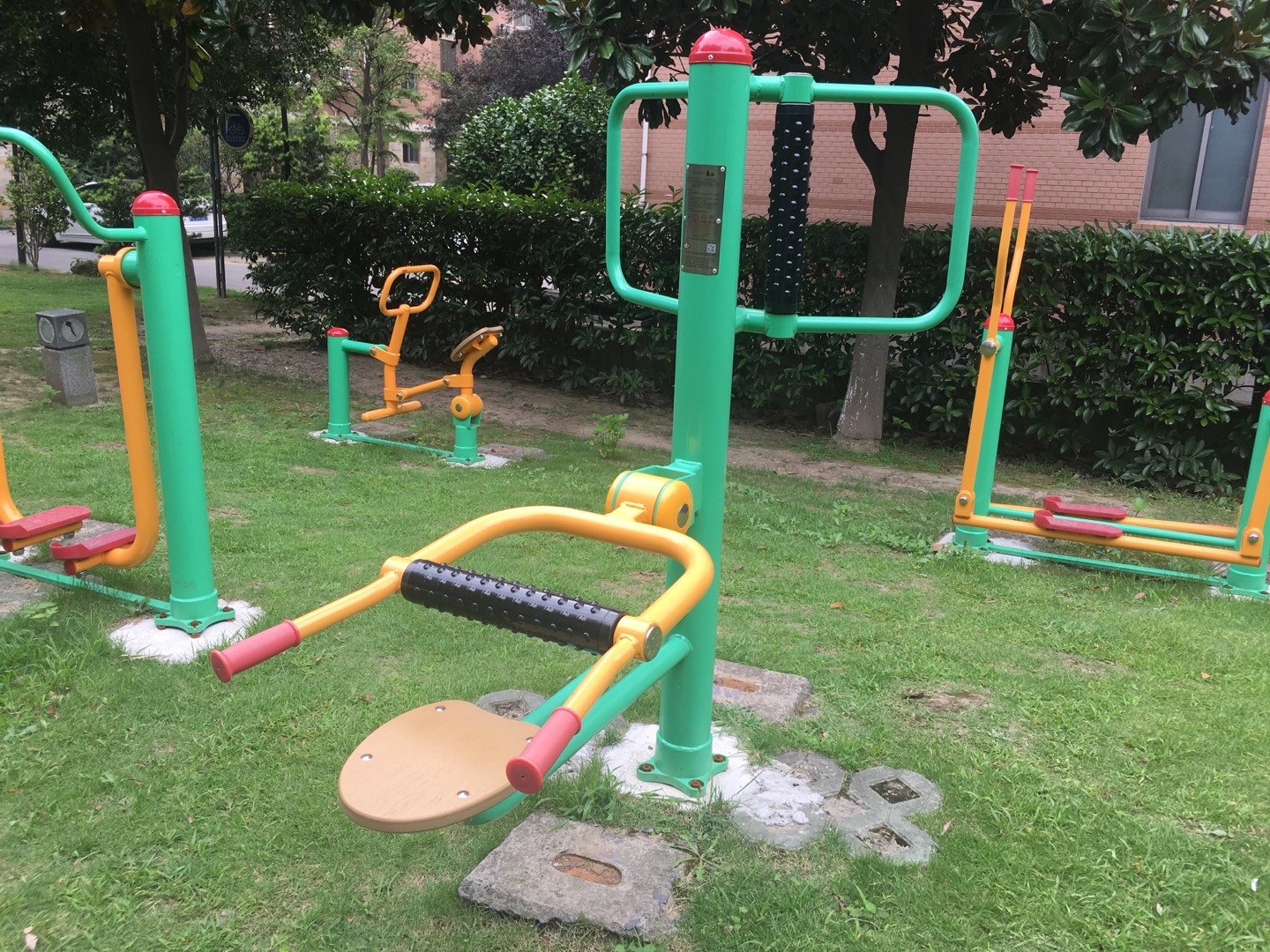 坐式腰背按摩器 坐式腰背按摩器