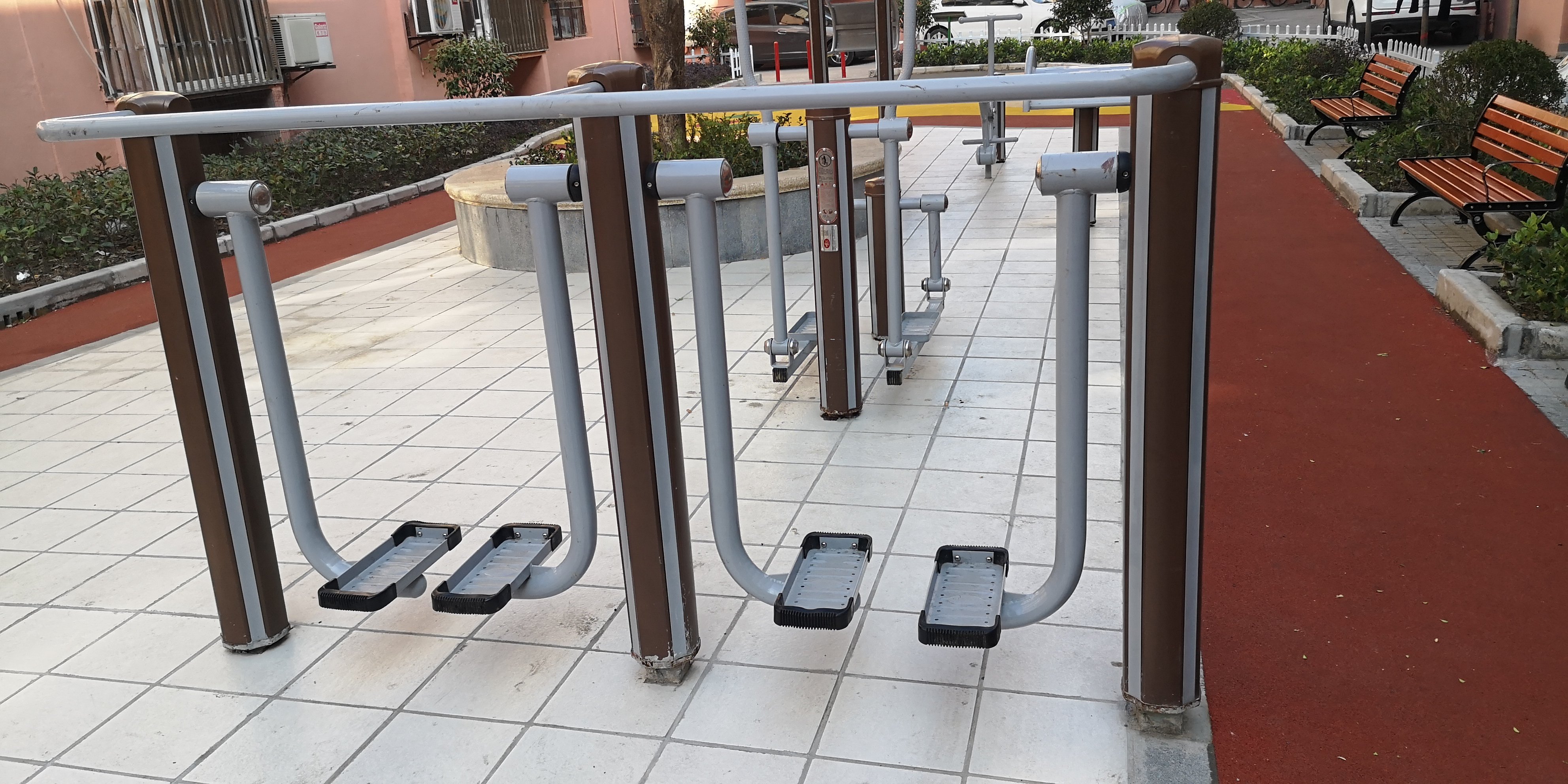 雙位太空漫步機(jī)