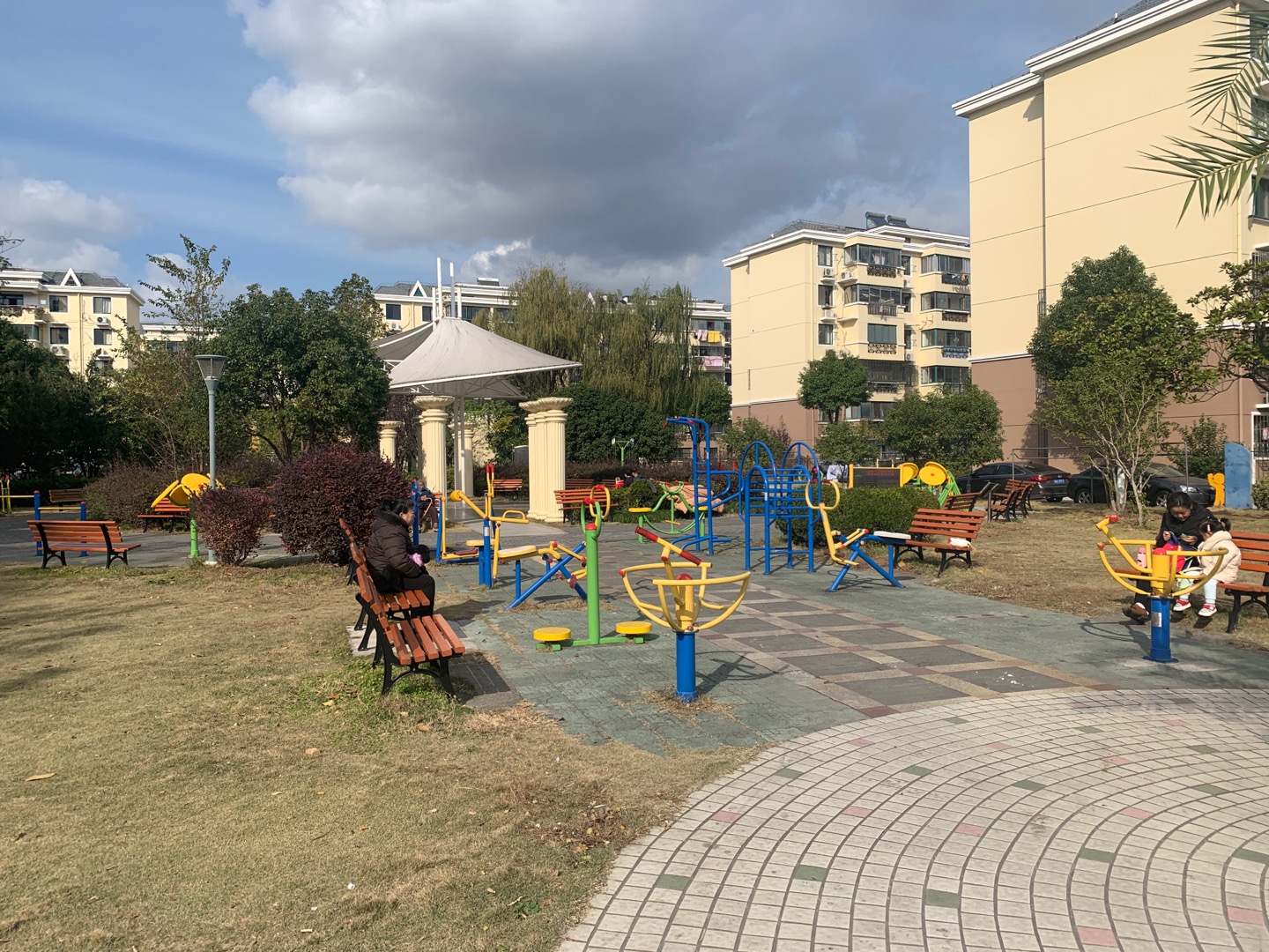 江夏居委健身苑點