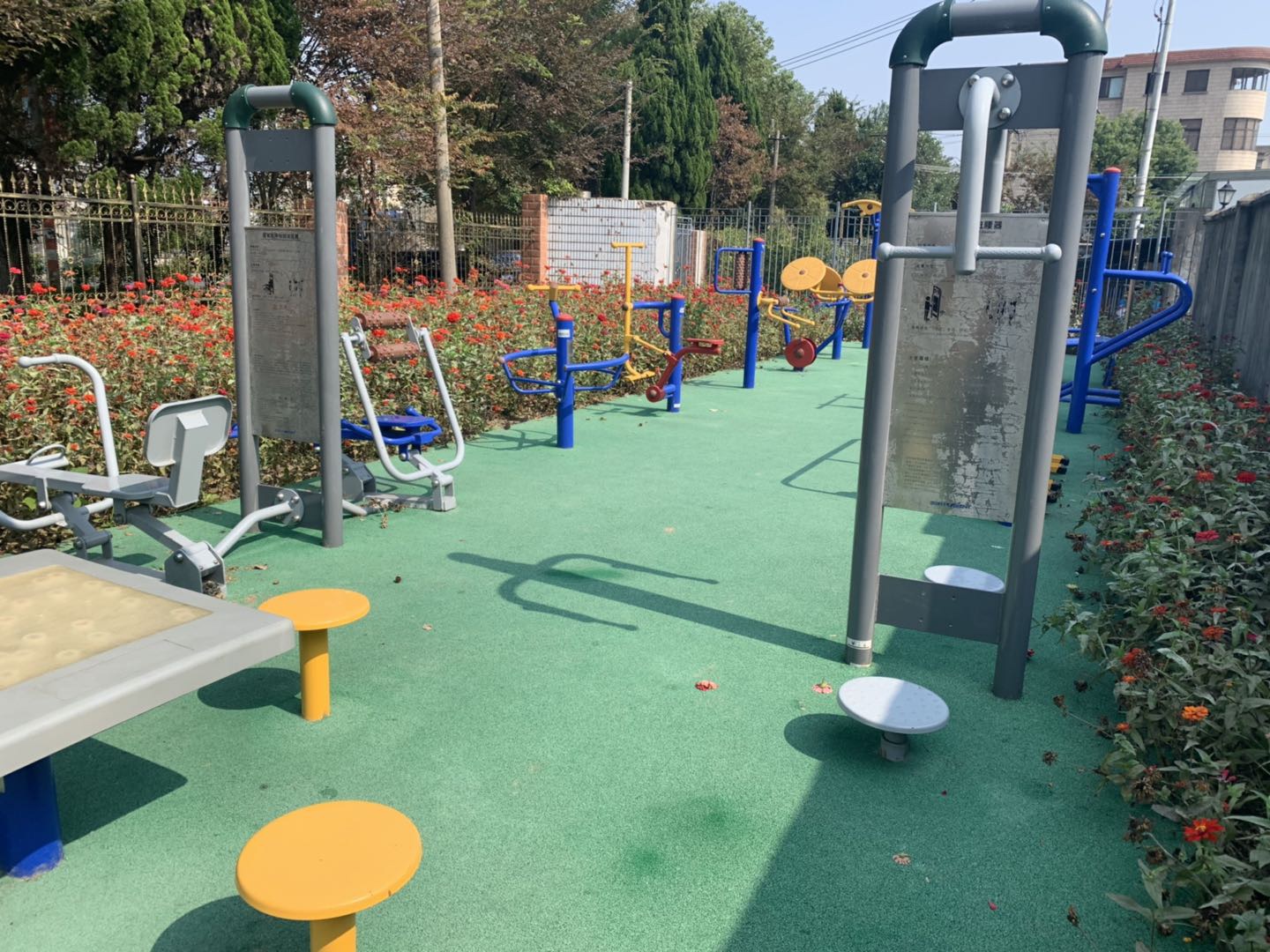 新洲村益智類健身點(diǎn)