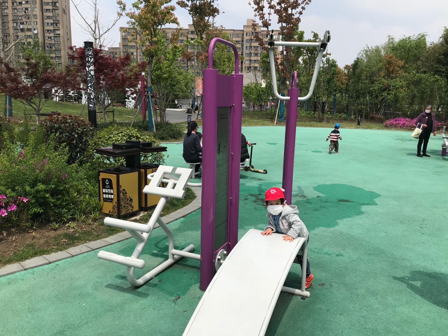 背肌腹肌訓練器（兩站位）