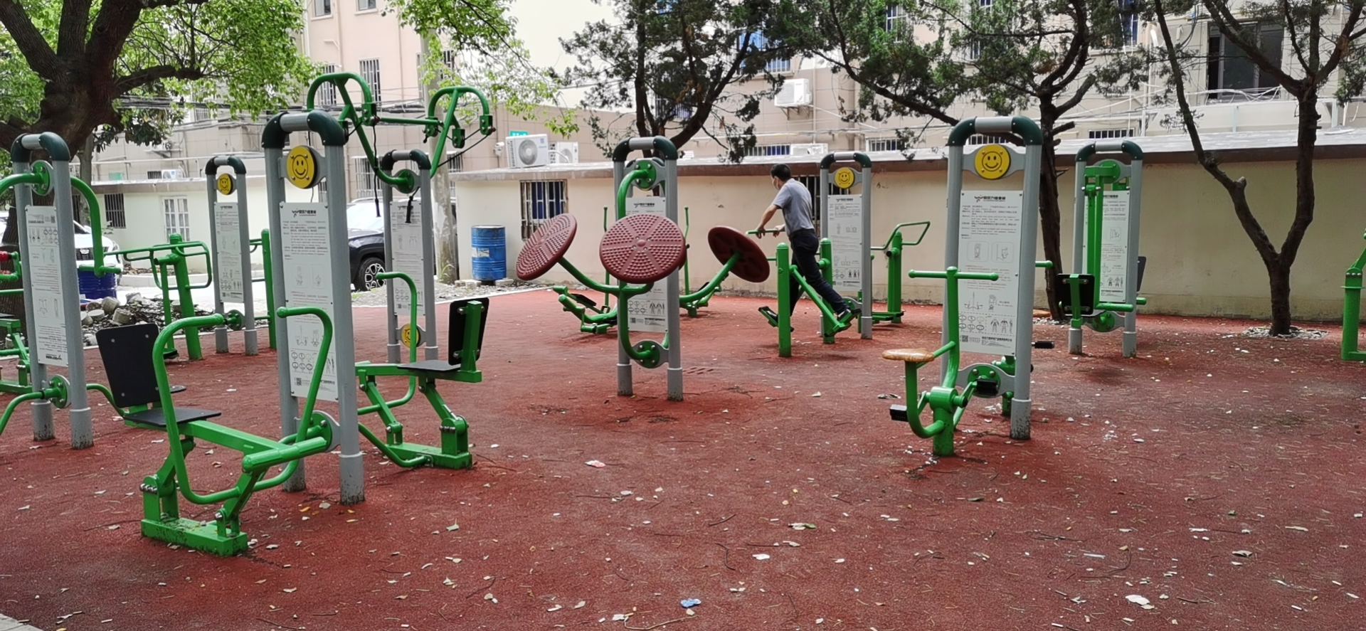 鴻寶一村南區(qū)市民益智健身苑點（2）