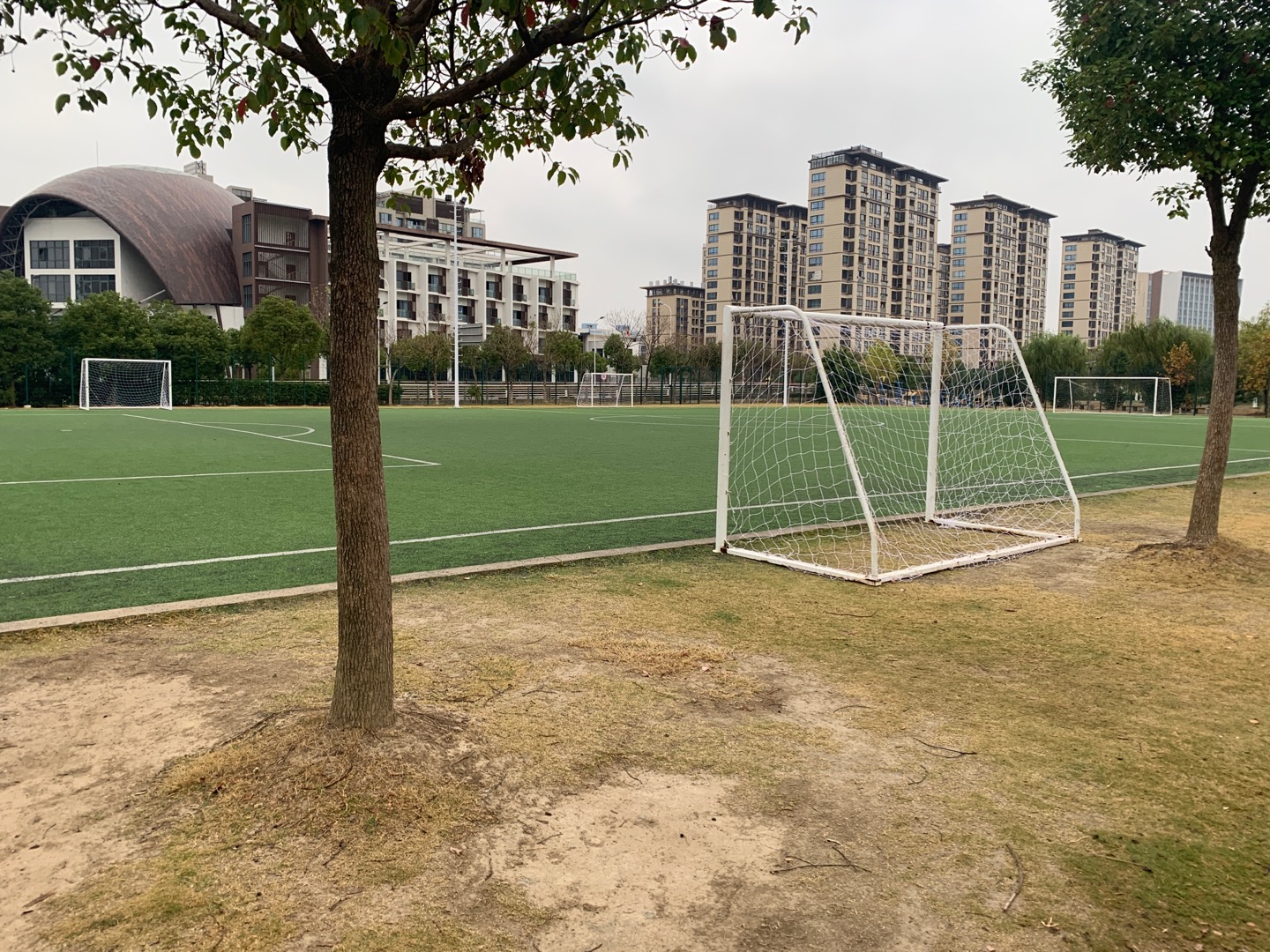 池月路足球場(chǎng)