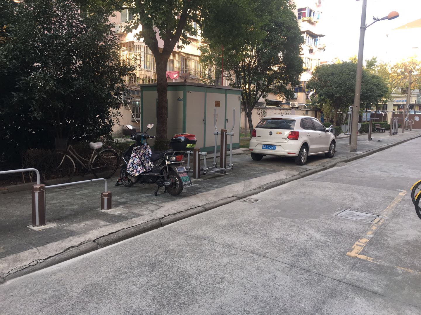 凌十居委健身點2