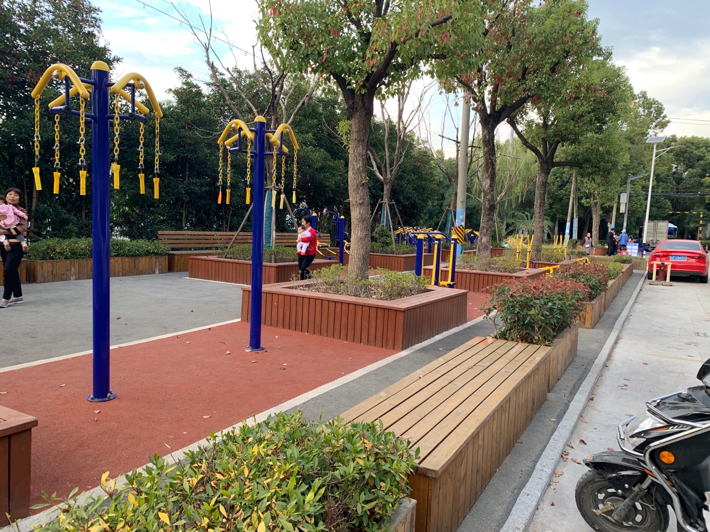 高行鎮(zhèn)東力新村居委會(huì)健身苑點(diǎn)1