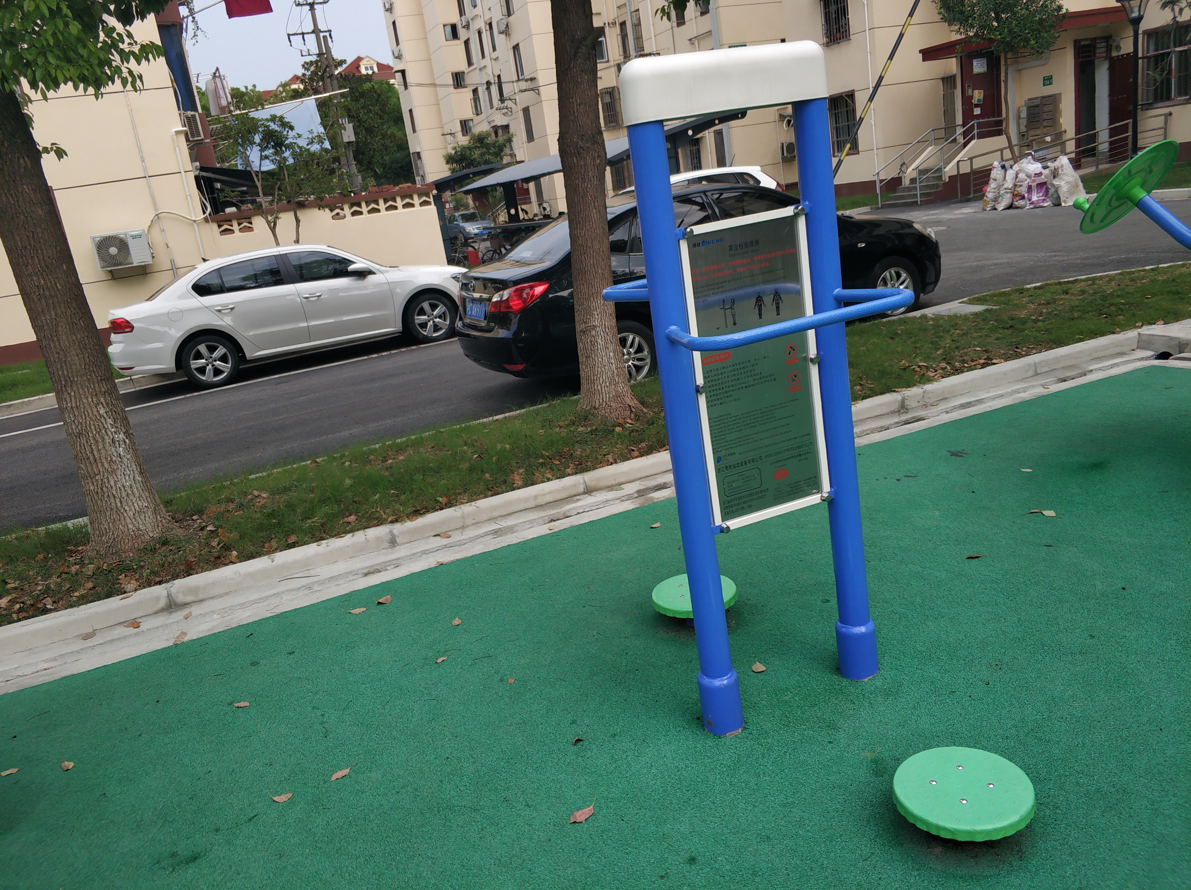 雙立柱扭腰器 雙立柱扭腰器