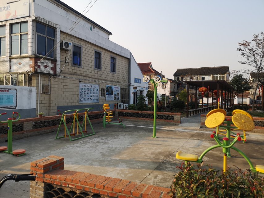 環(huán)東居委健身苑點