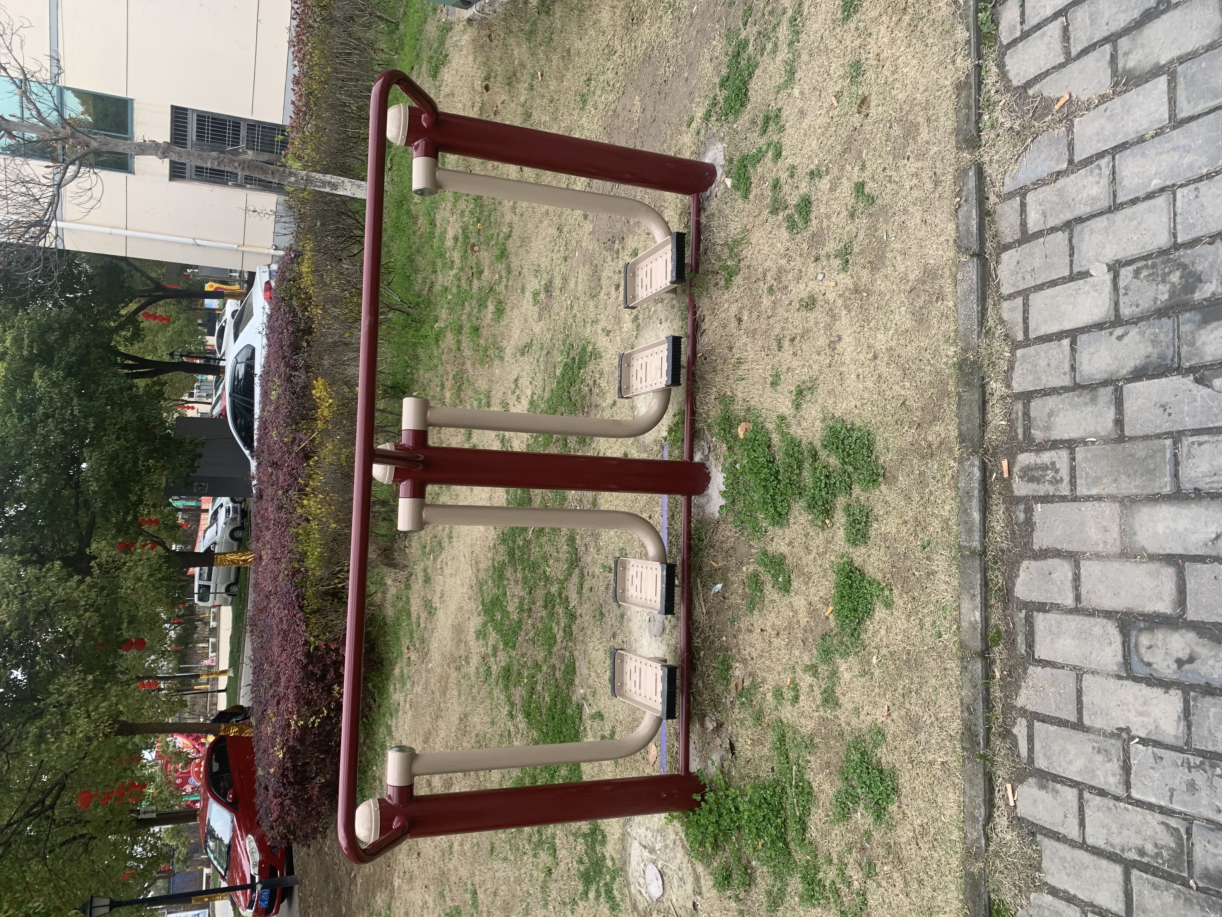 二位太空漫步機(jī)