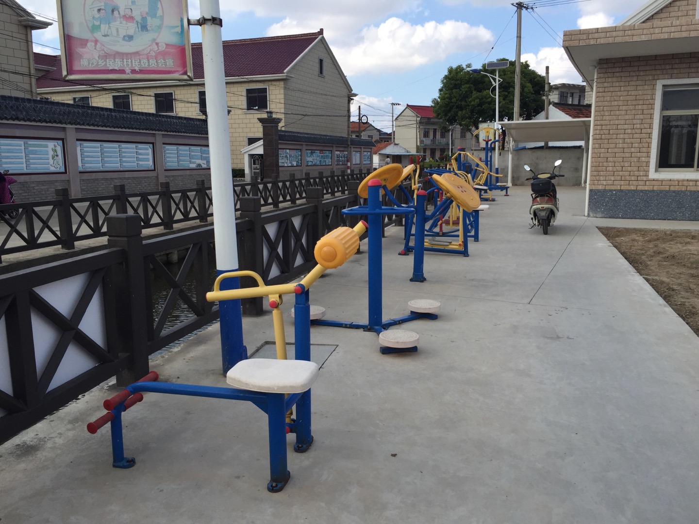 民東村二組健身點(diǎn)