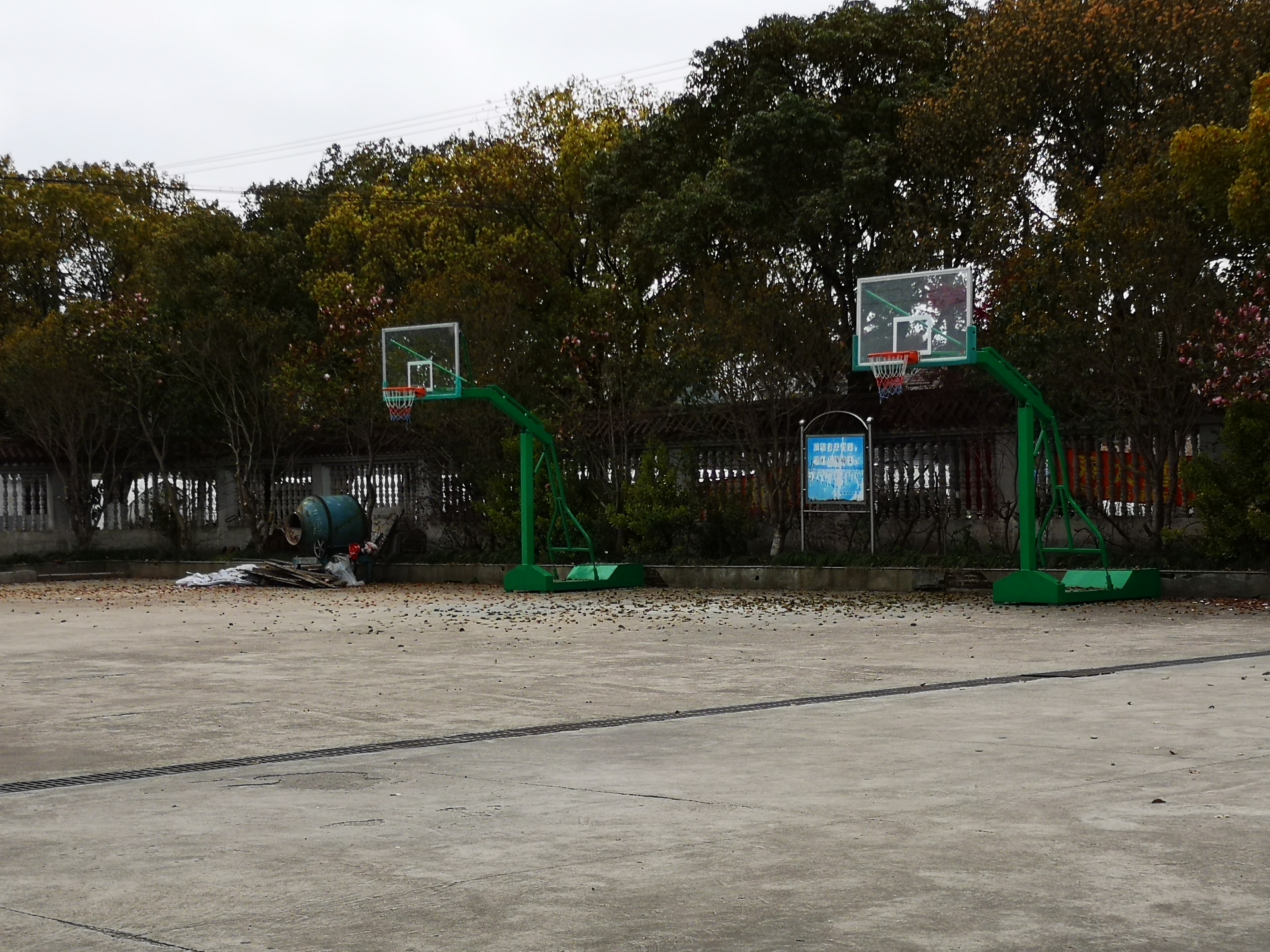 道新村東杜家宅118號(hào)籃球場