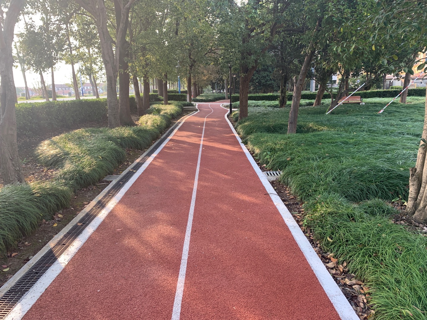 界河新村健身步道