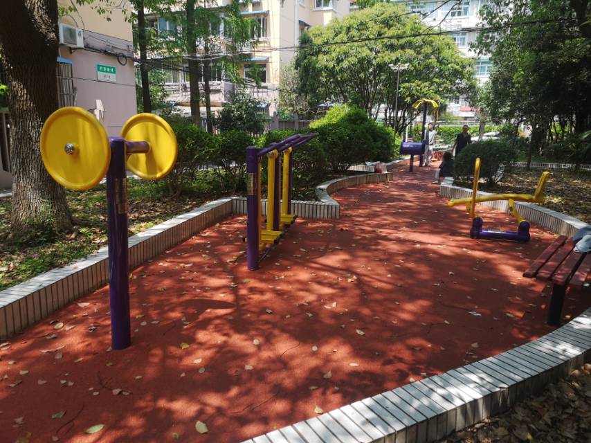 同濟(jì)新村健身點(diǎn)