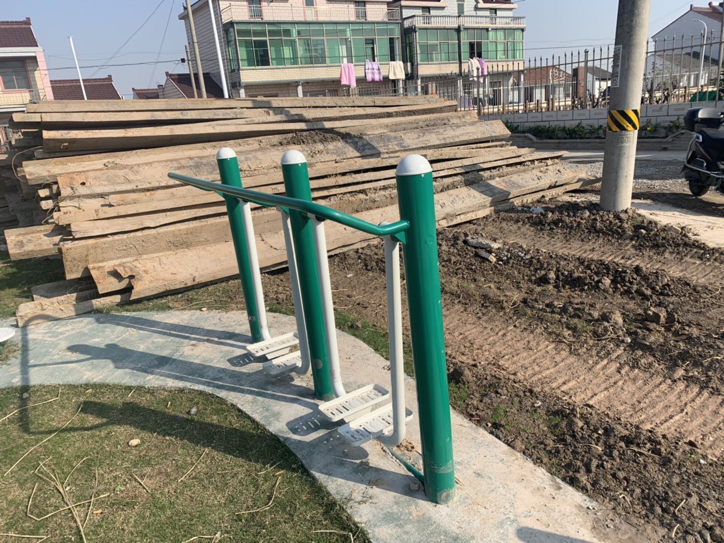 二位地埋漫步機