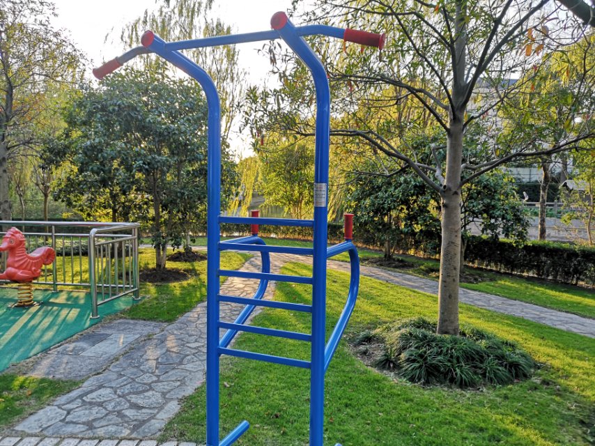 多功能訓練器 多功能訓練器