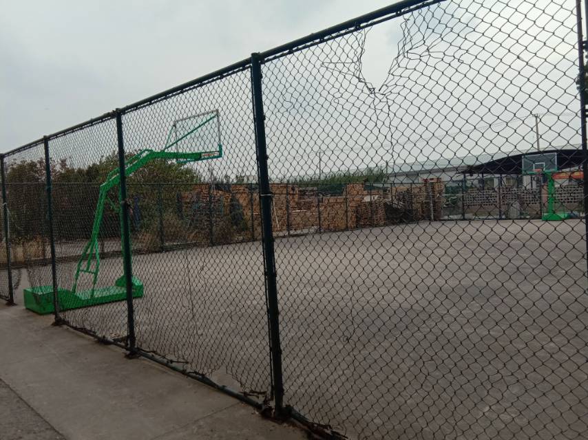 新生村陸家宅18號(hào)籃球場(chǎng)