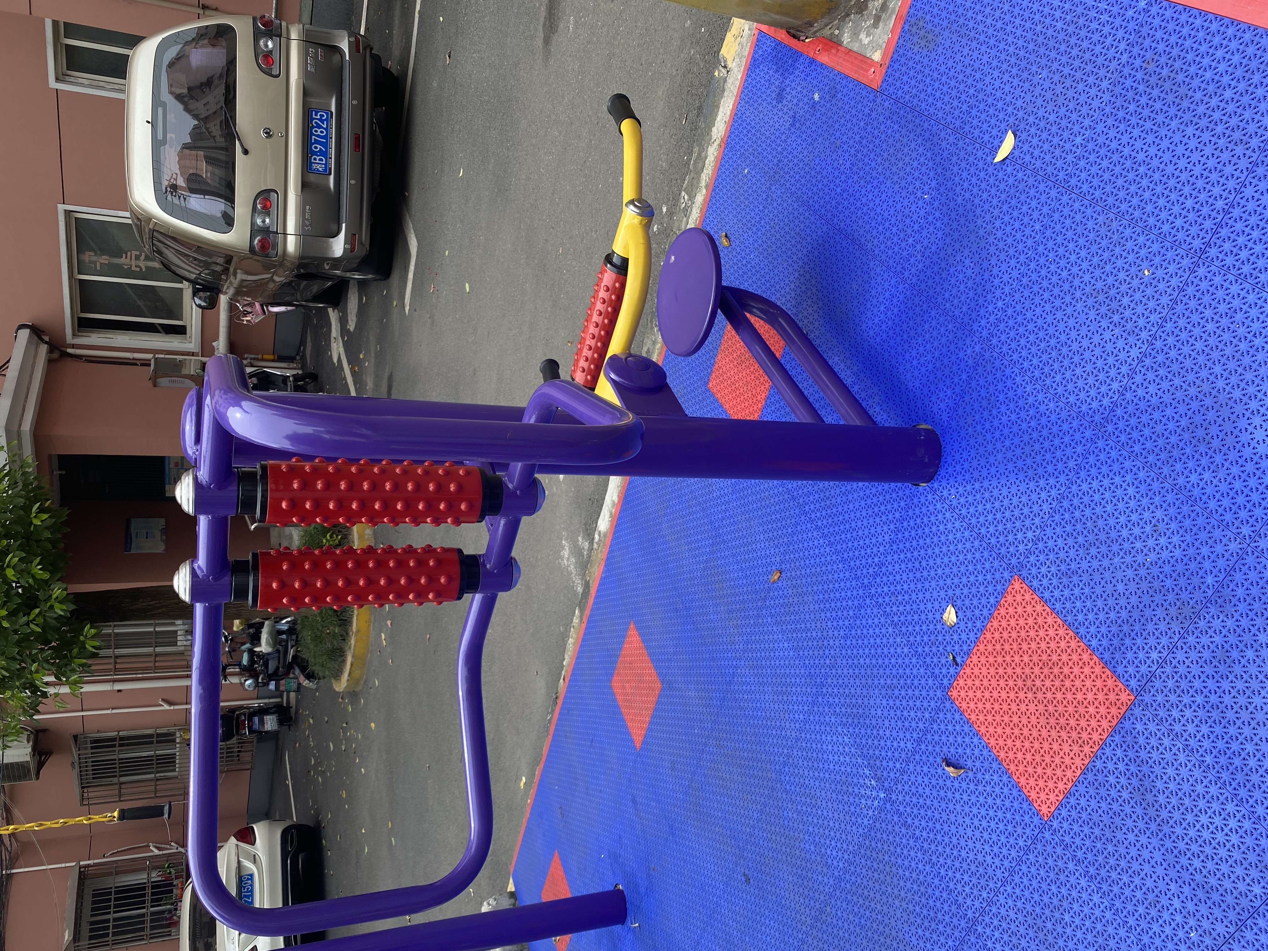 腰背按摩器 腰背按摩器