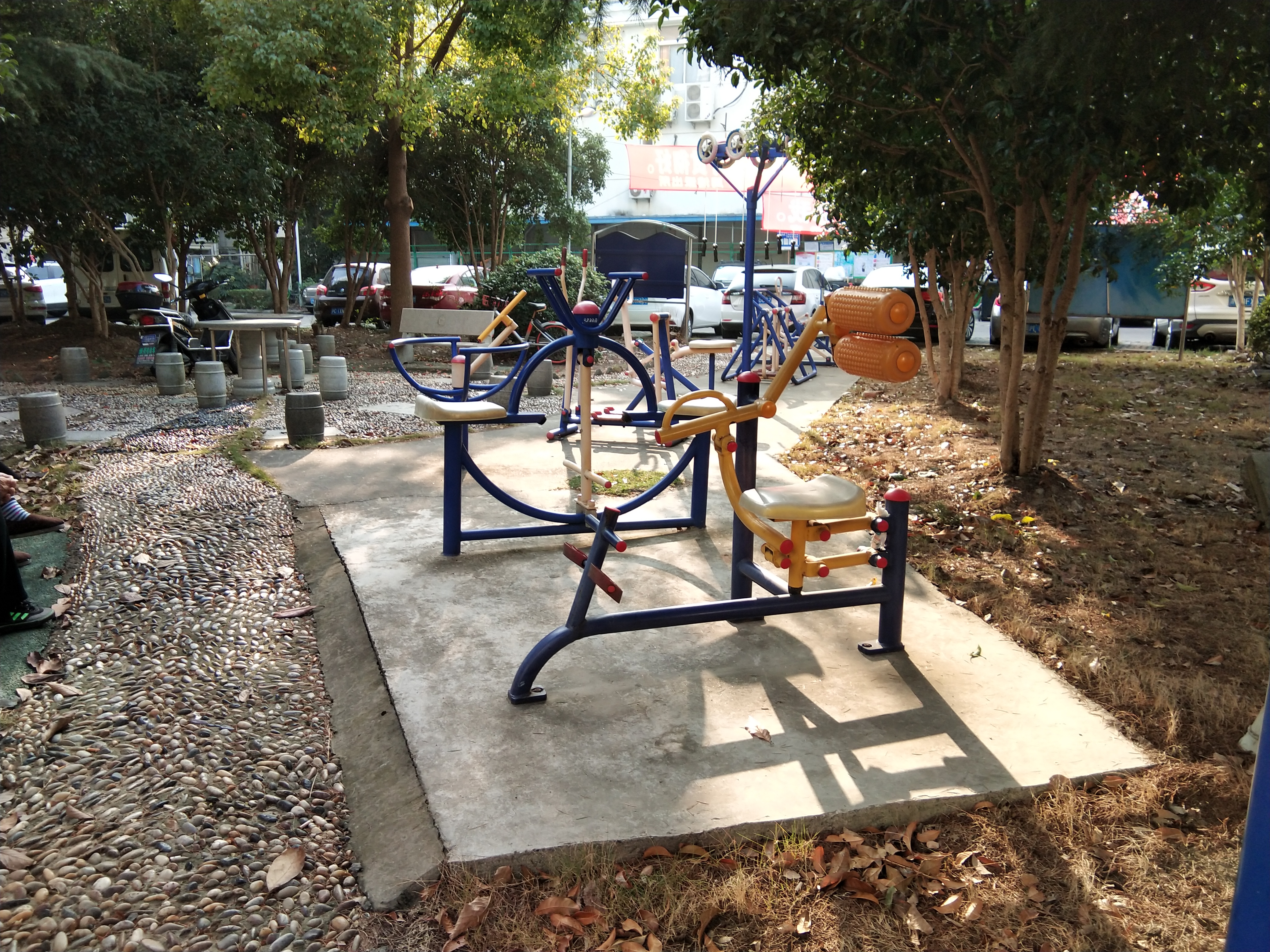 周東居委沙海社區(qū)健身點(diǎn)