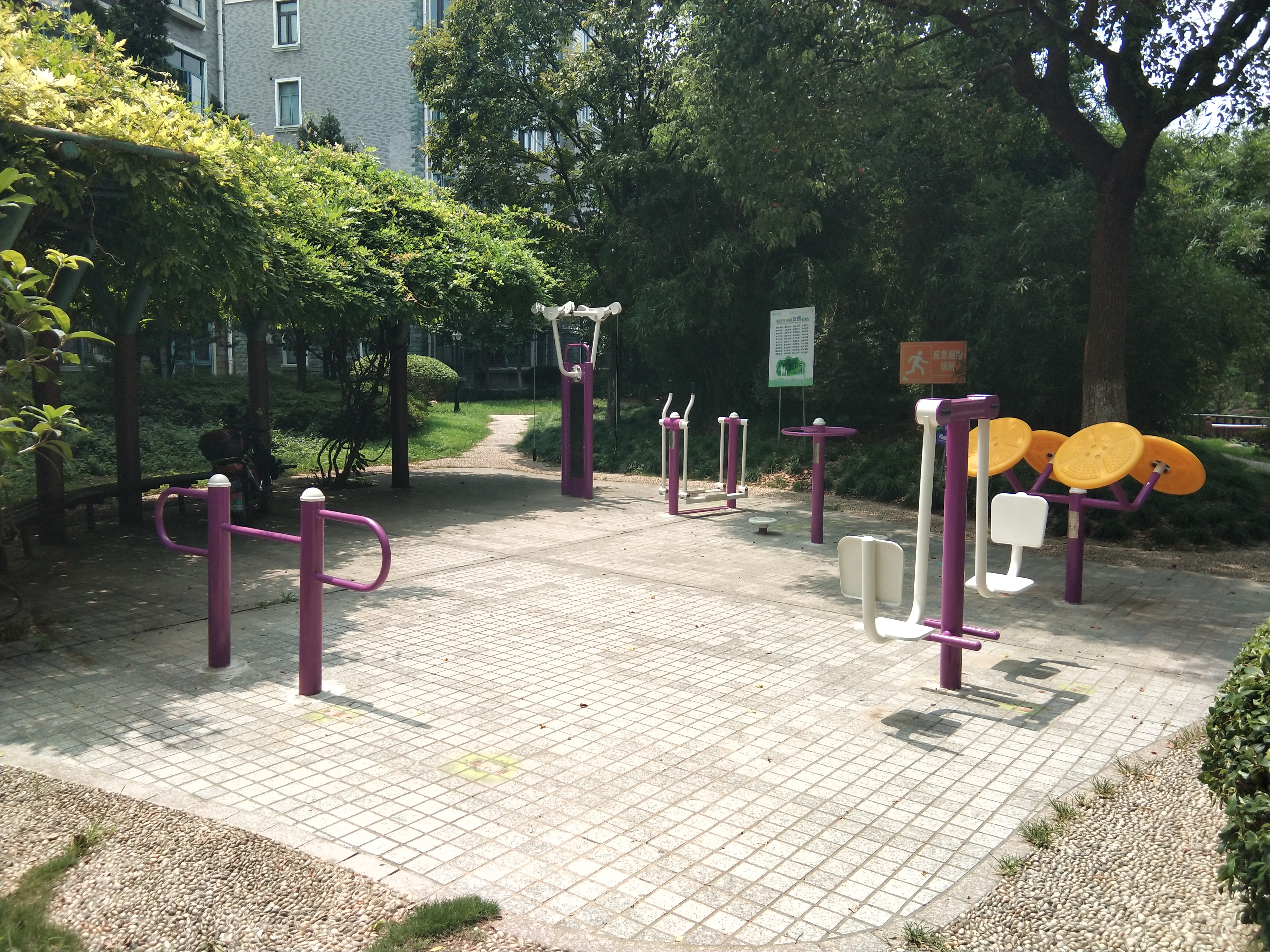 莘紀苑居委健身點B