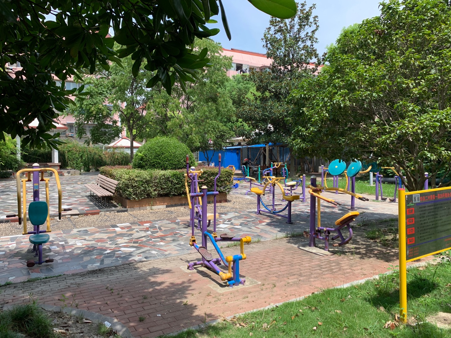 華浜二村居委一居26號(hào)健身點(diǎn)