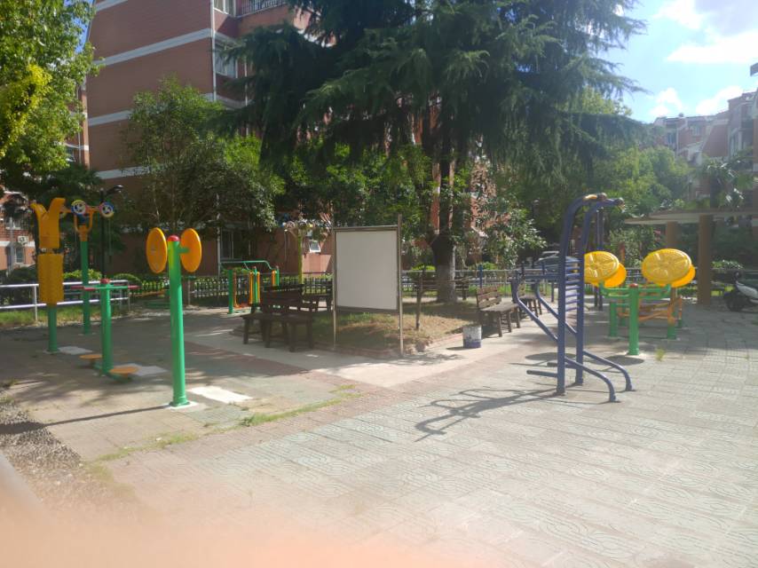 紫薇居委紫薇二村健身點