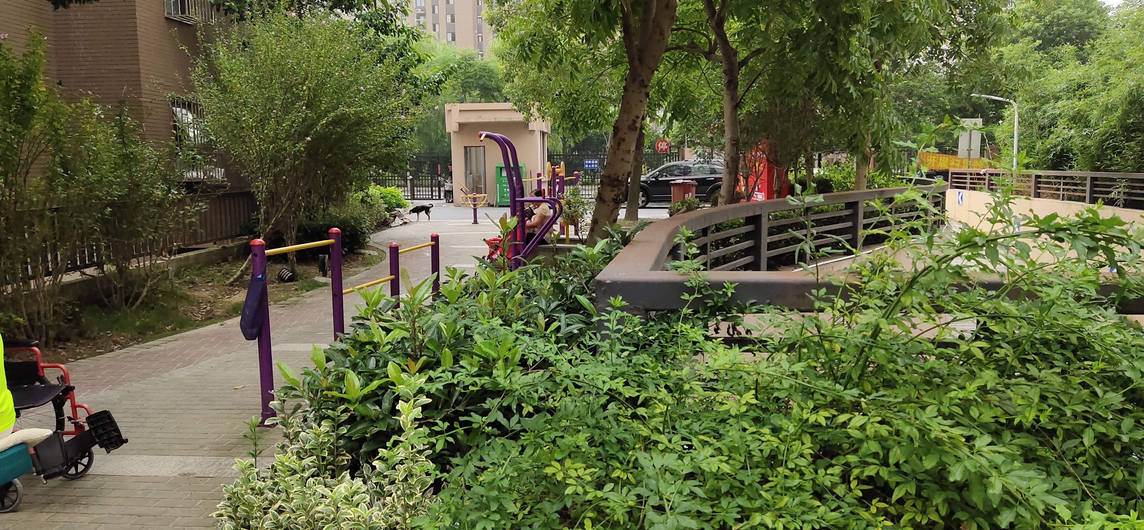 寶欣苑居委（八村）