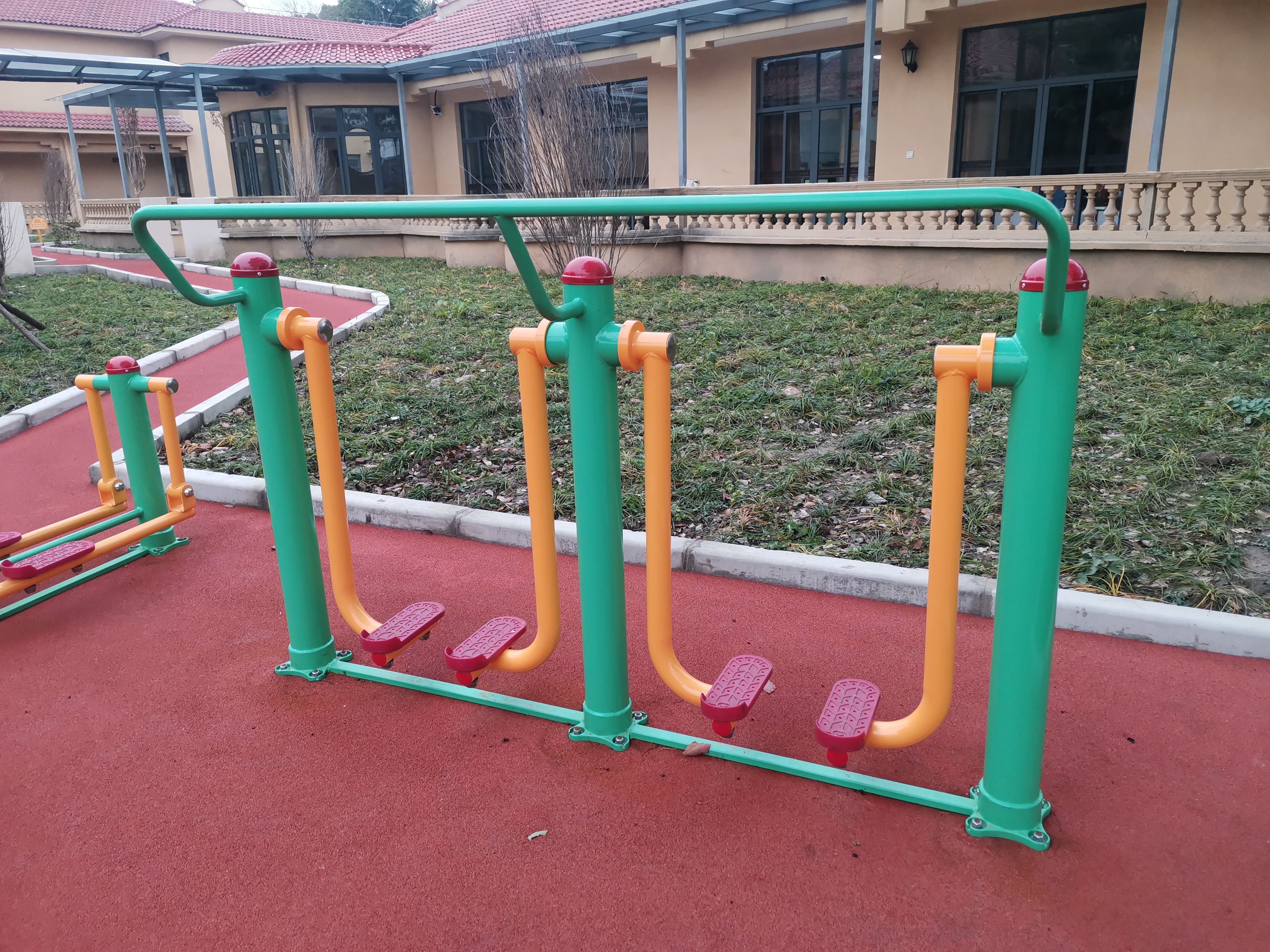 兩聯(lián)漫步機(jī)