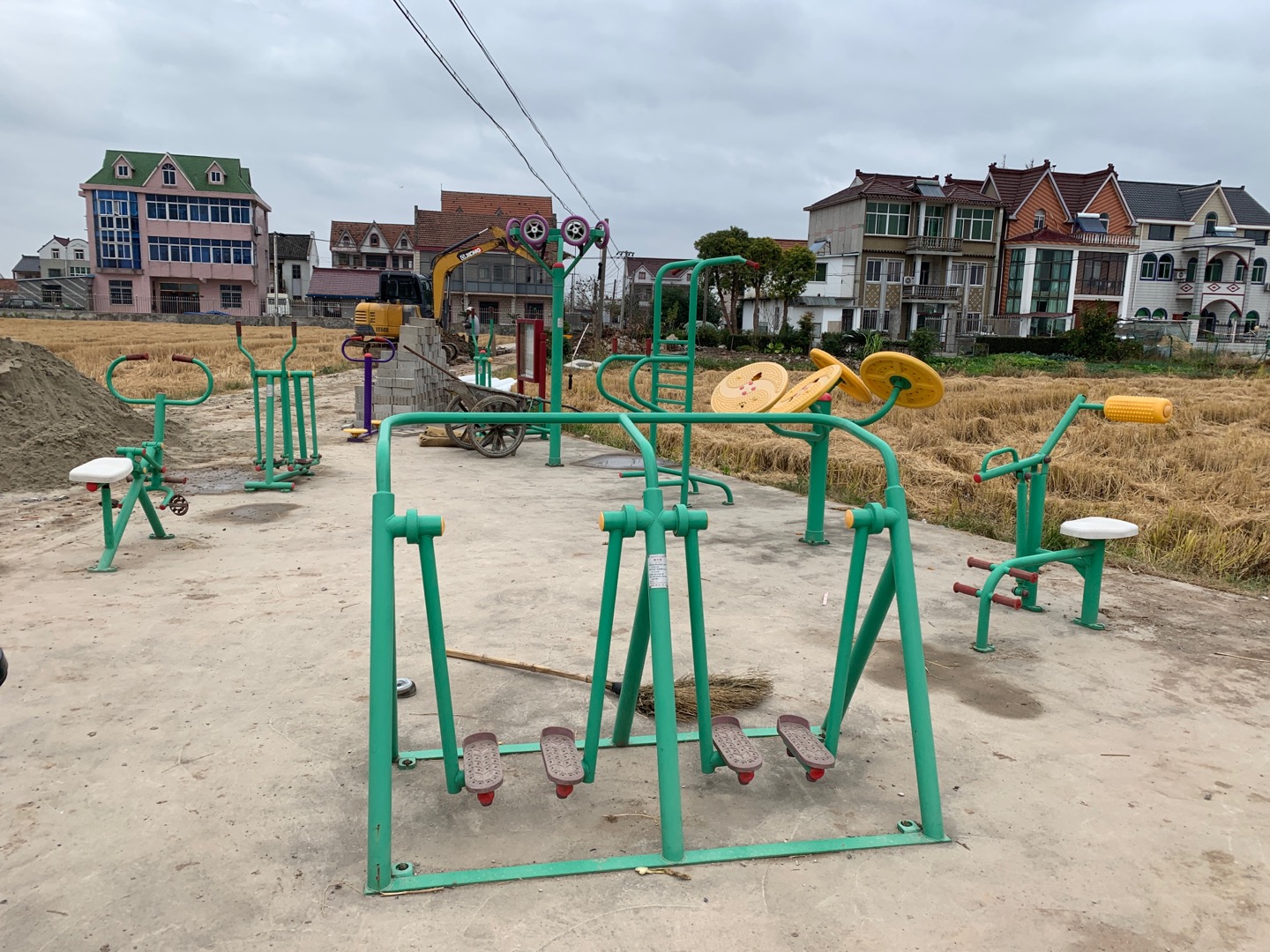 萬祥鎮(zhèn)新路村健身點(diǎn)