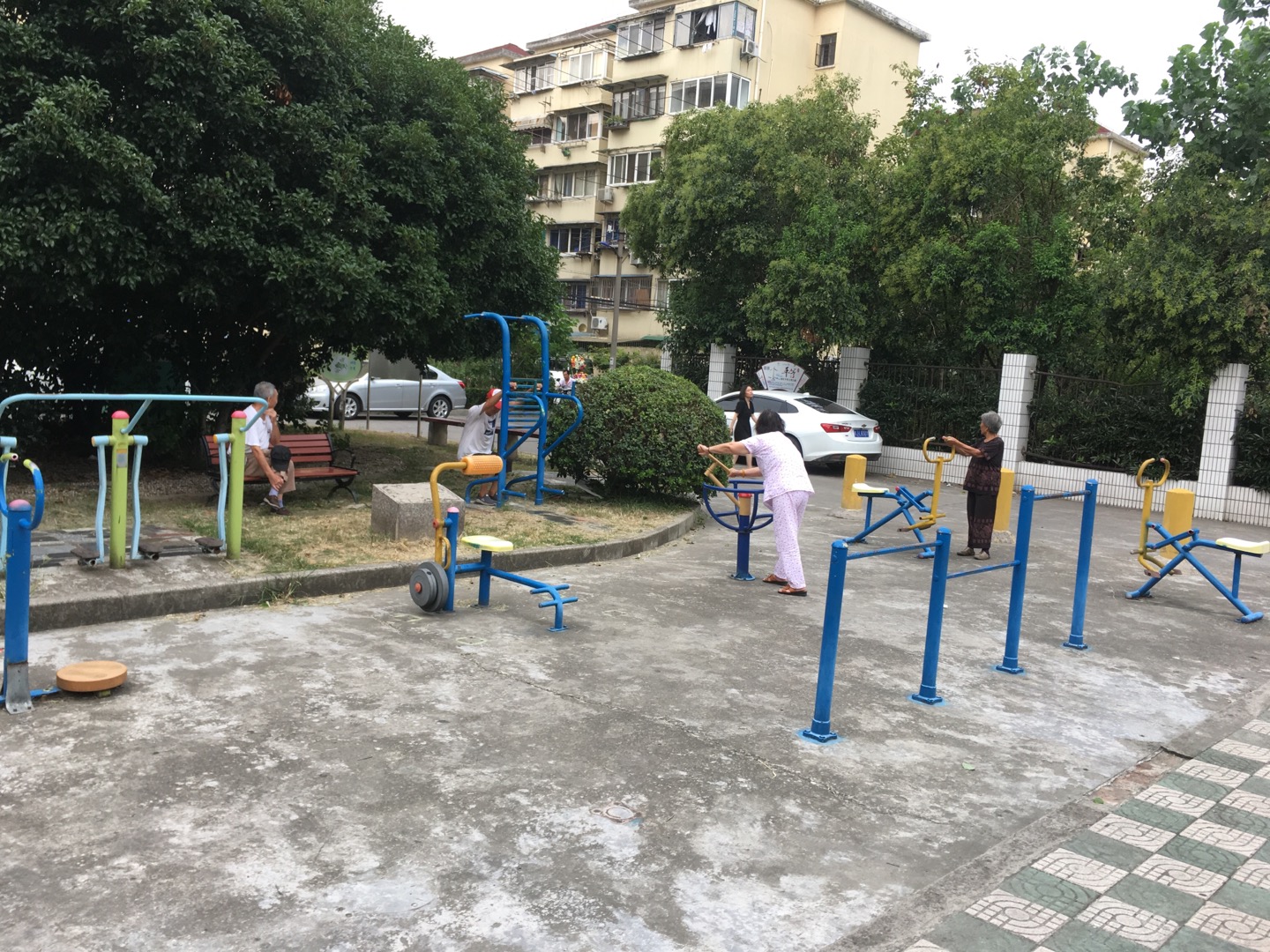 金口二居小區(qū)第一健身點(diǎn)