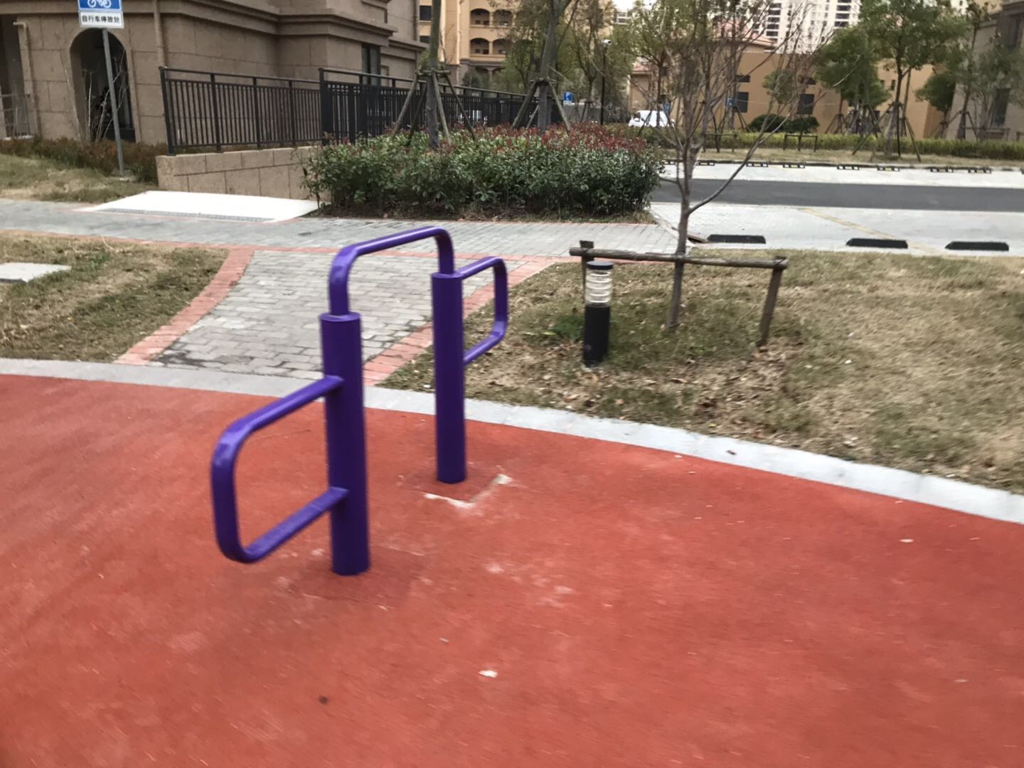 彈振壓腿器 彈振壓腿器