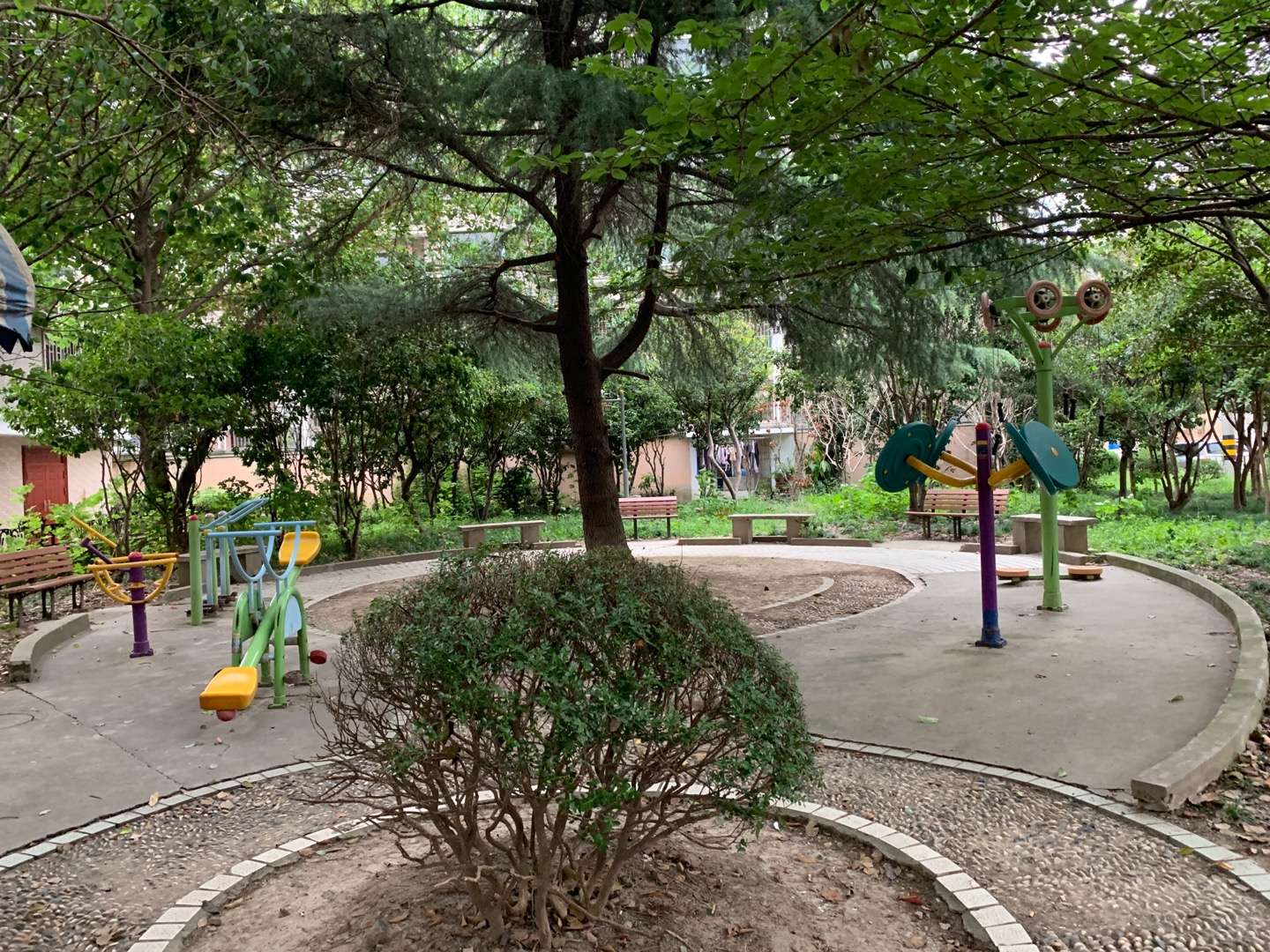 長(zhǎng)五居委406弄健身點(diǎn)