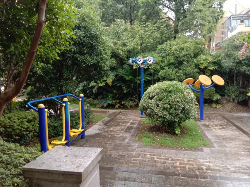 蘭郡居委三期健身點