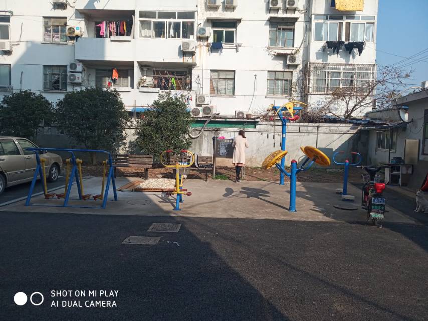 暮紫橋居委(農(nóng)科路21弄)健身點