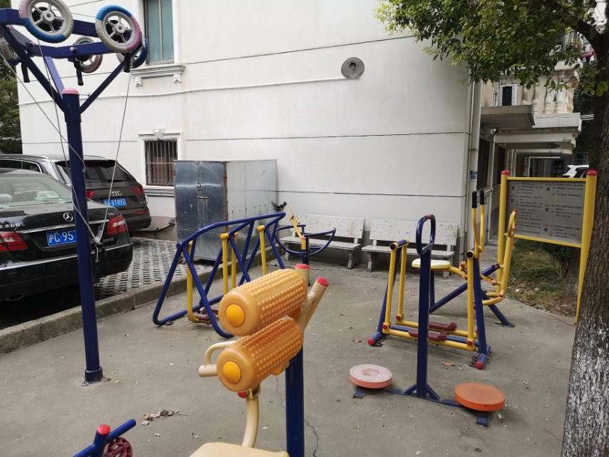 向陽居委健身點