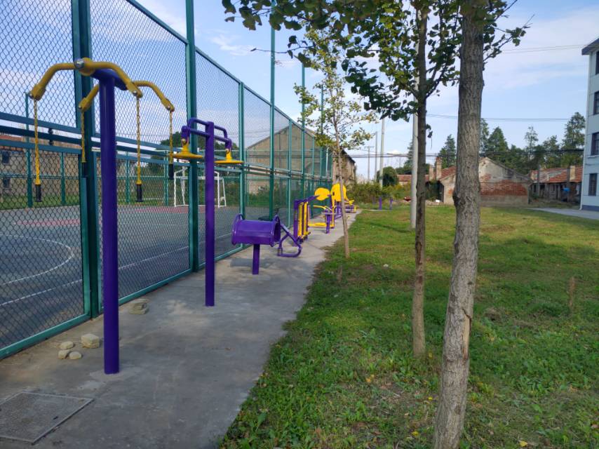 新海鎮(zhèn)長樂二村南側(cè)健身點(diǎn)