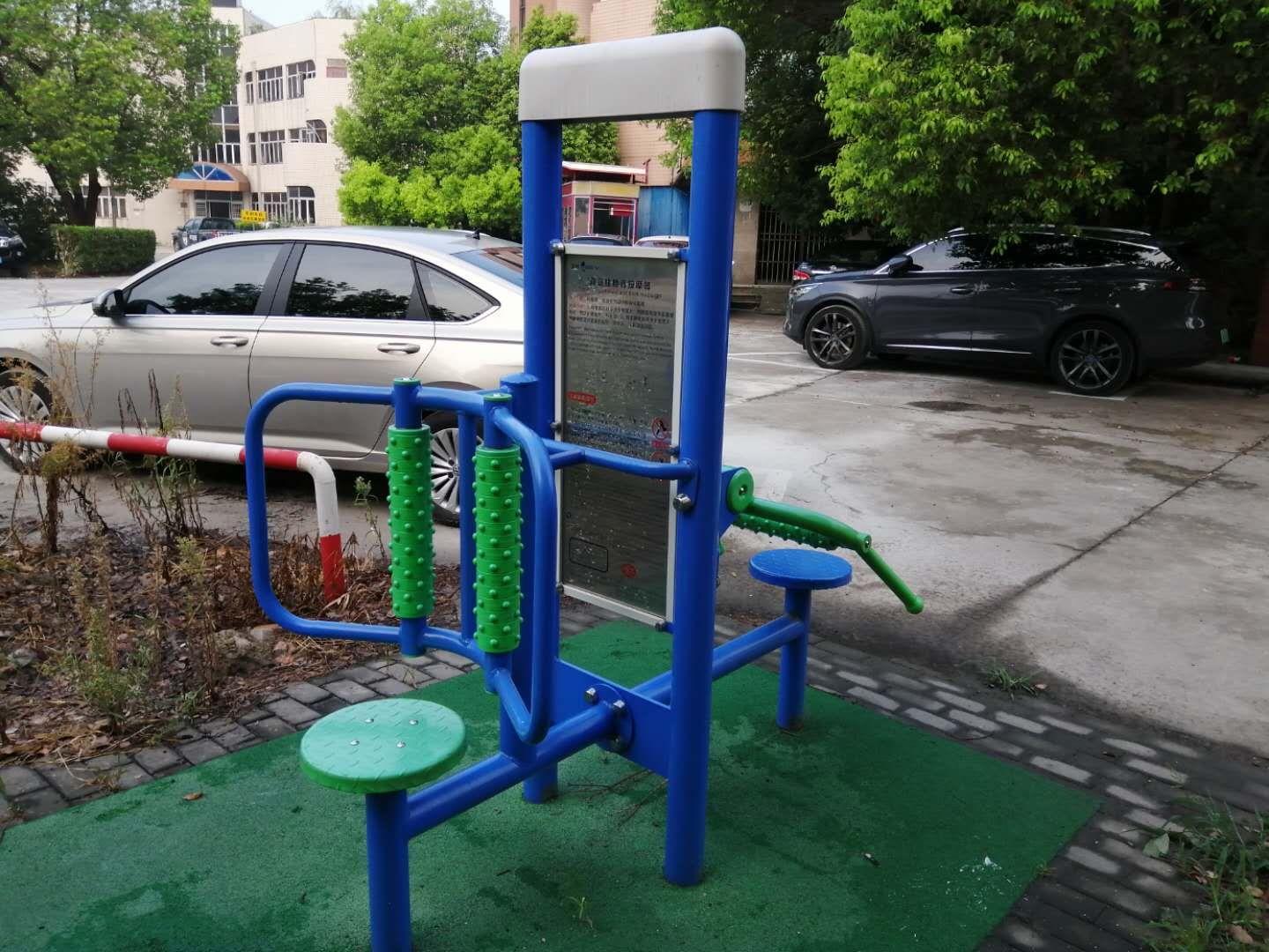 雙立柱腰背按摩器 雙立柱腰背按摩器