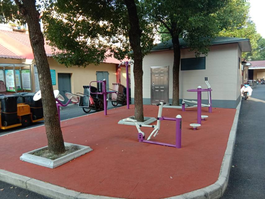 桃園居委會(huì)桃園一村健身點(diǎn)