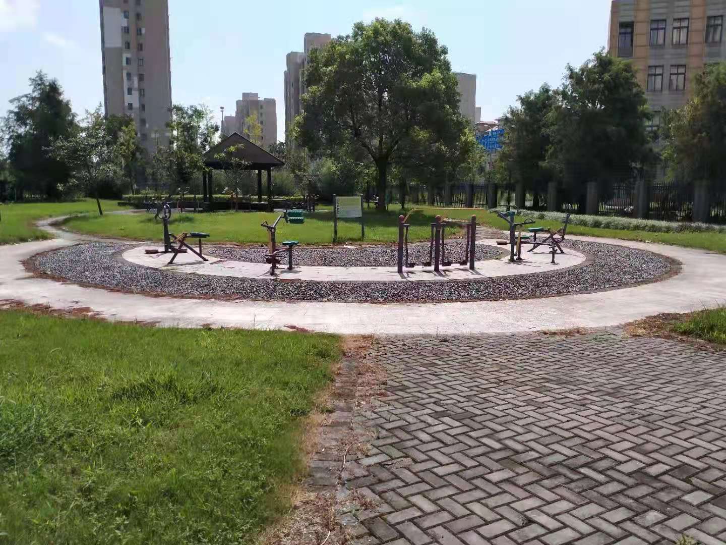 榮賢居委褚家榮苑健身點(diǎn)