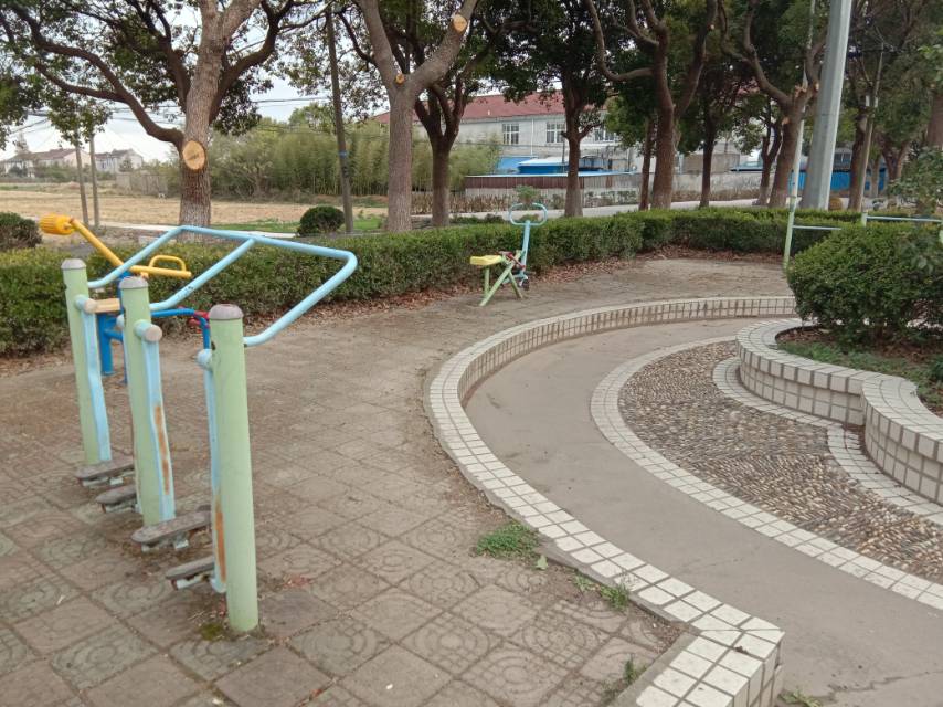 新吉村東片老齡活動(dòng)室健身點(diǎn)