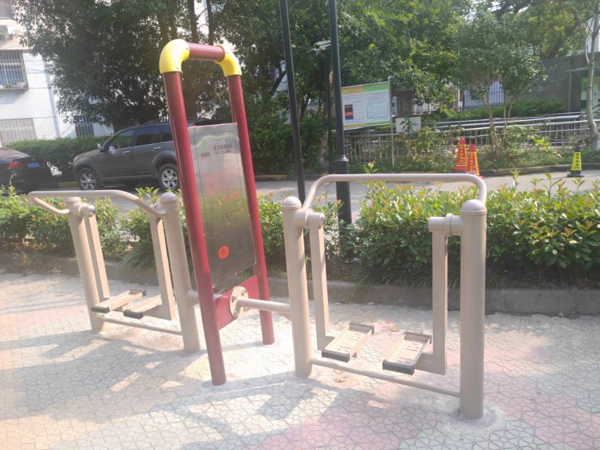 二位太空漫步機(jī) 二位太空漫步機(jī)