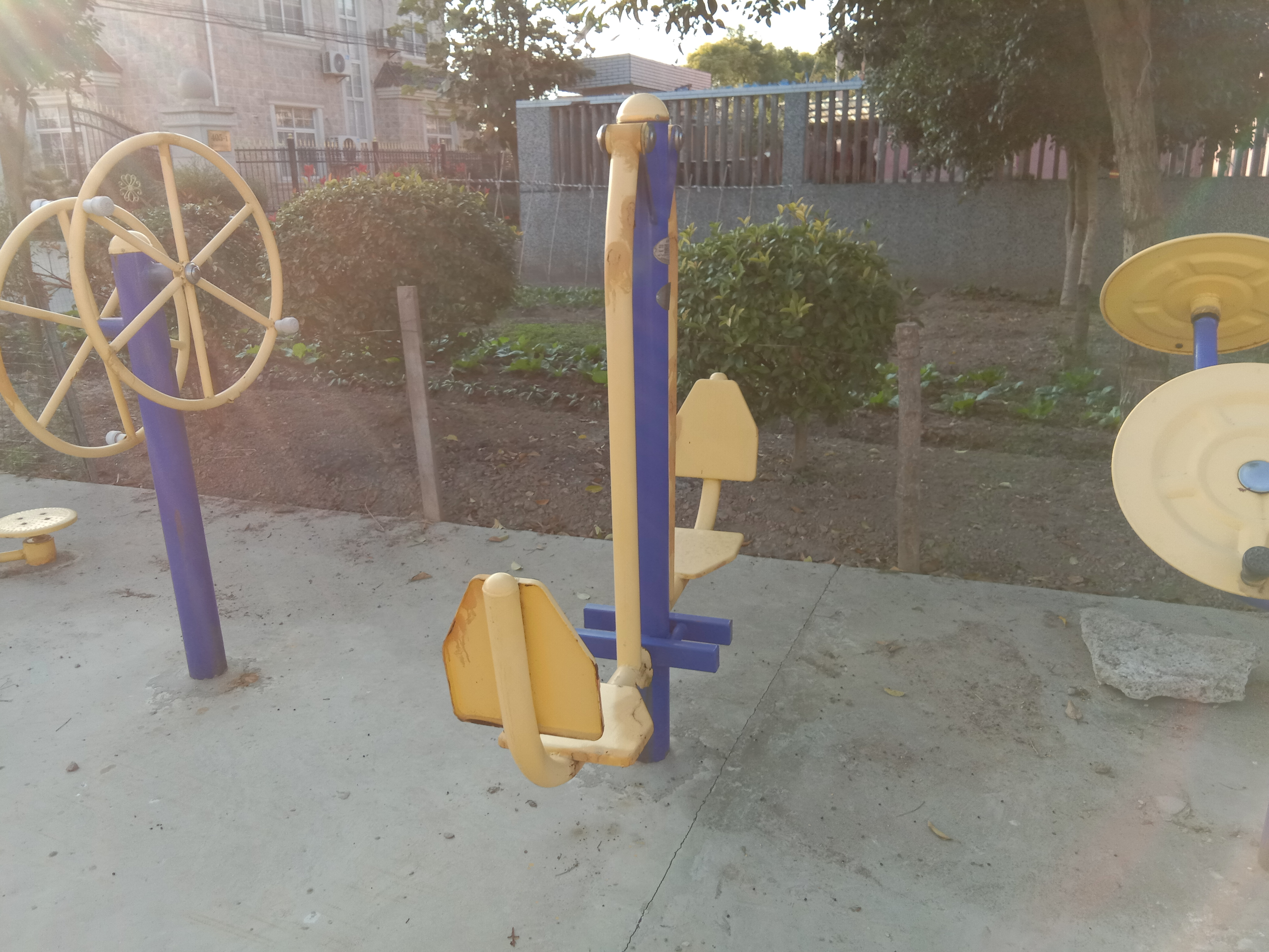 坐蹬訓練器 坐蹬訓練器