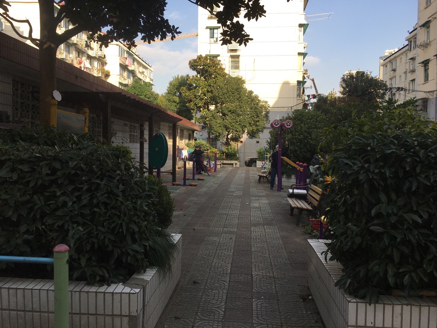 東三小區(qū)健身點