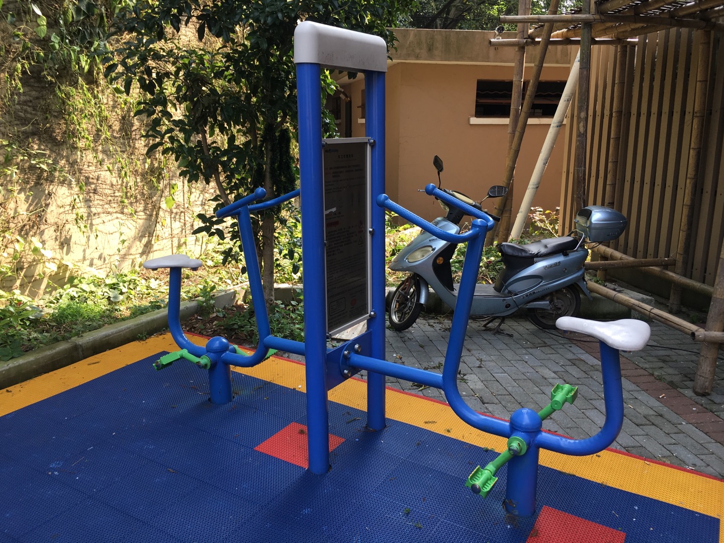 雙立柱健身車 雙立柱健身車