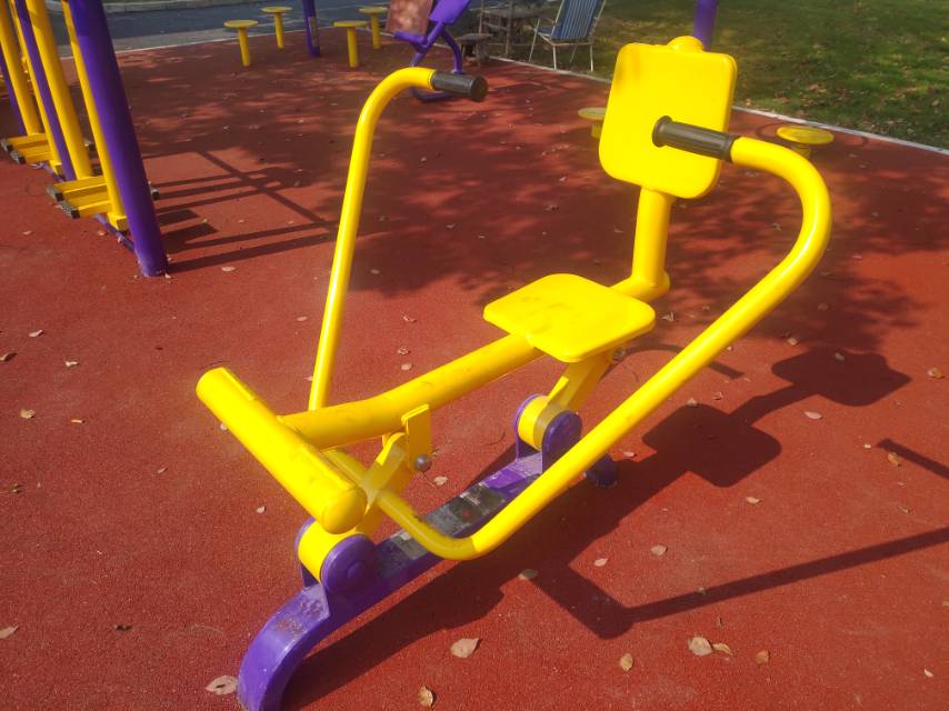 坐推坐拉器 坐推坐拉器