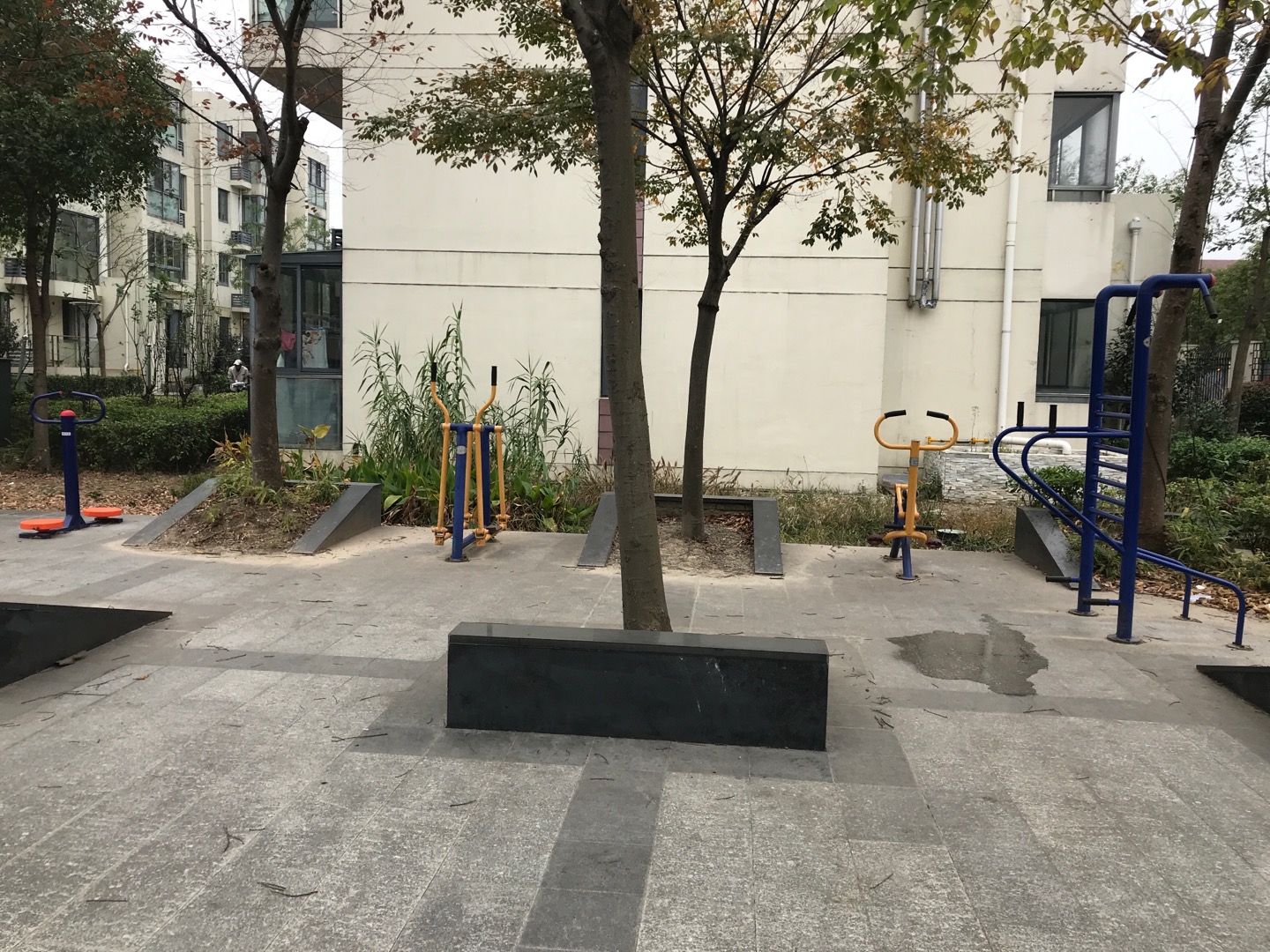 竹柏路333弄人行道健身苑點