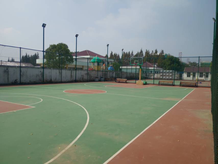 新海鎮(zhèn)一片公共運動場