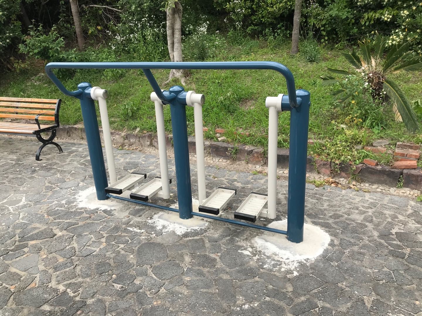 二位太空漫步機(jī)