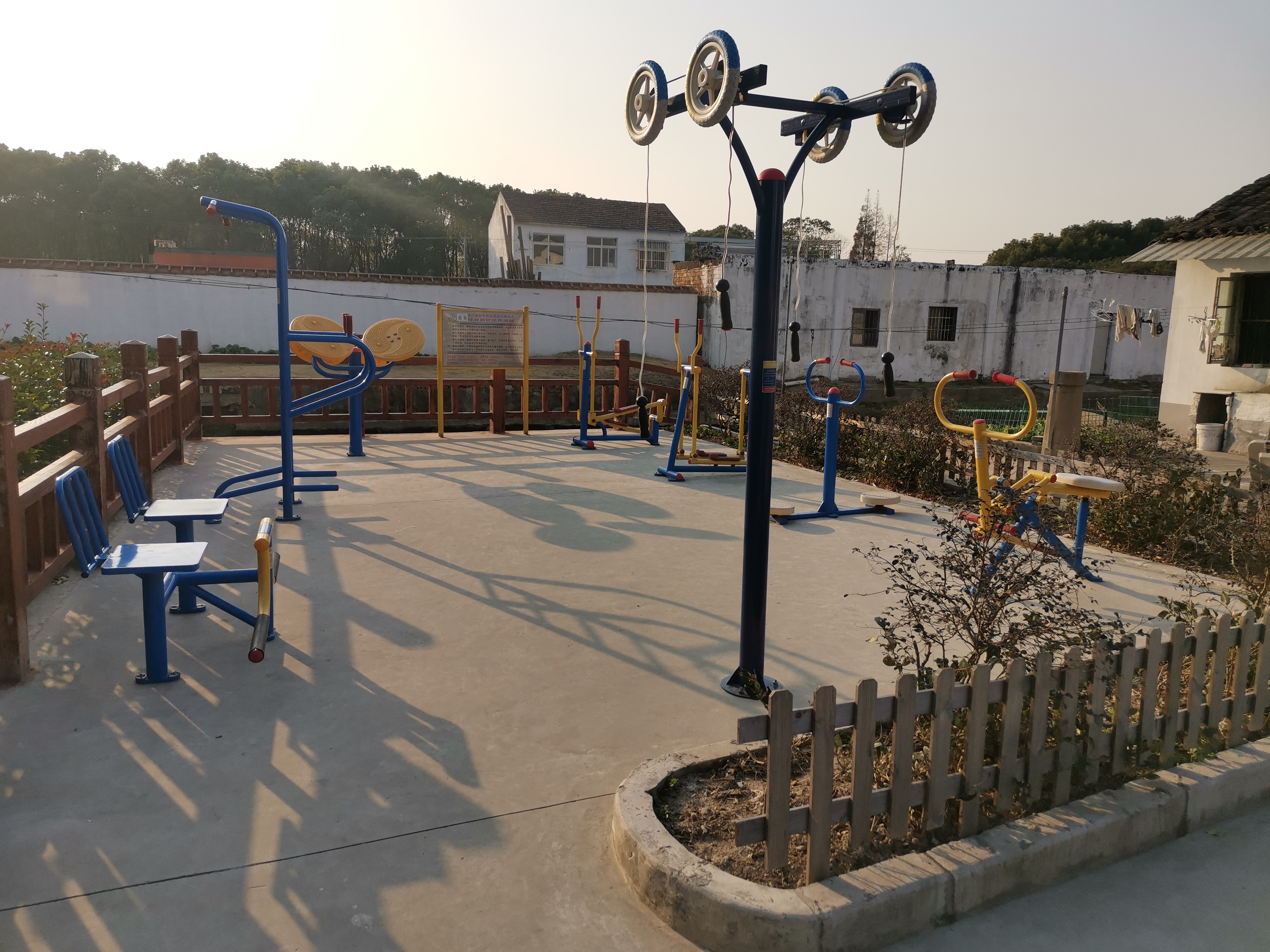 新豐居委健身苑點(diǎn)