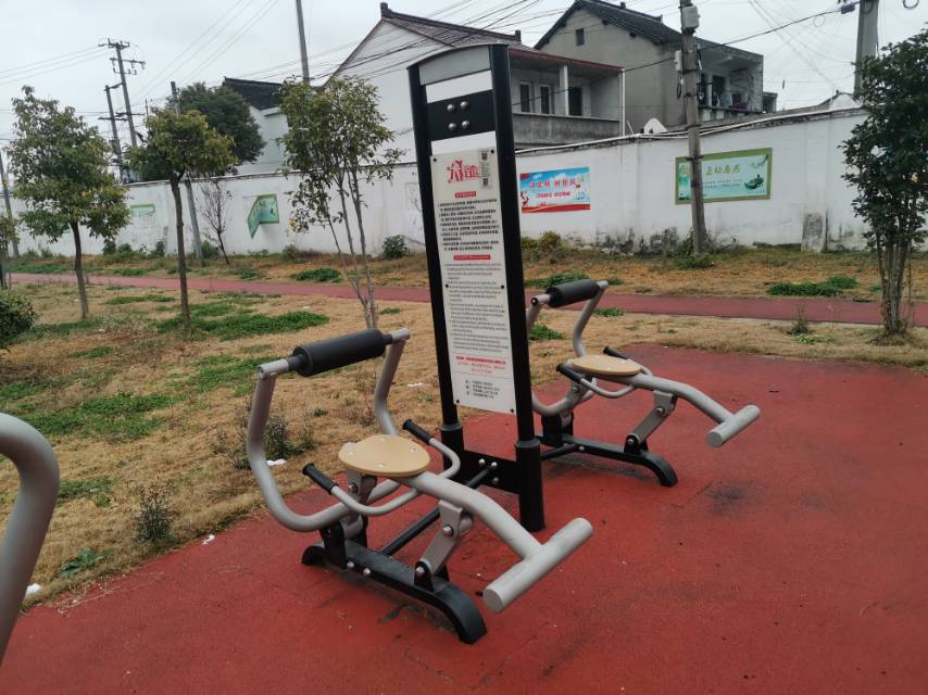 自重式背部訓(xùn)練器