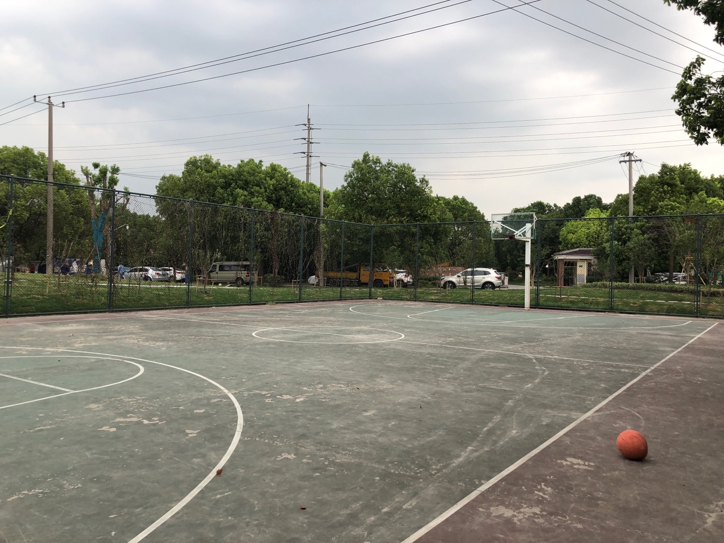 紀(jì)東村籃球場(chǎng)